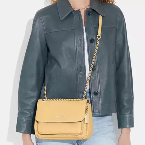 Coach Klare Crossbody 25 - Picture 13 of 16